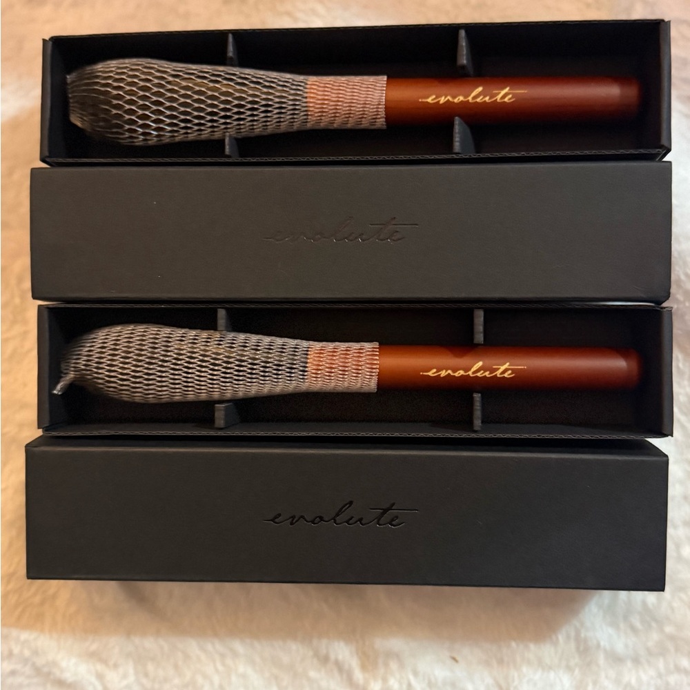 New 2 Pack Luxury Elegant Evolute Makeup Brush Set